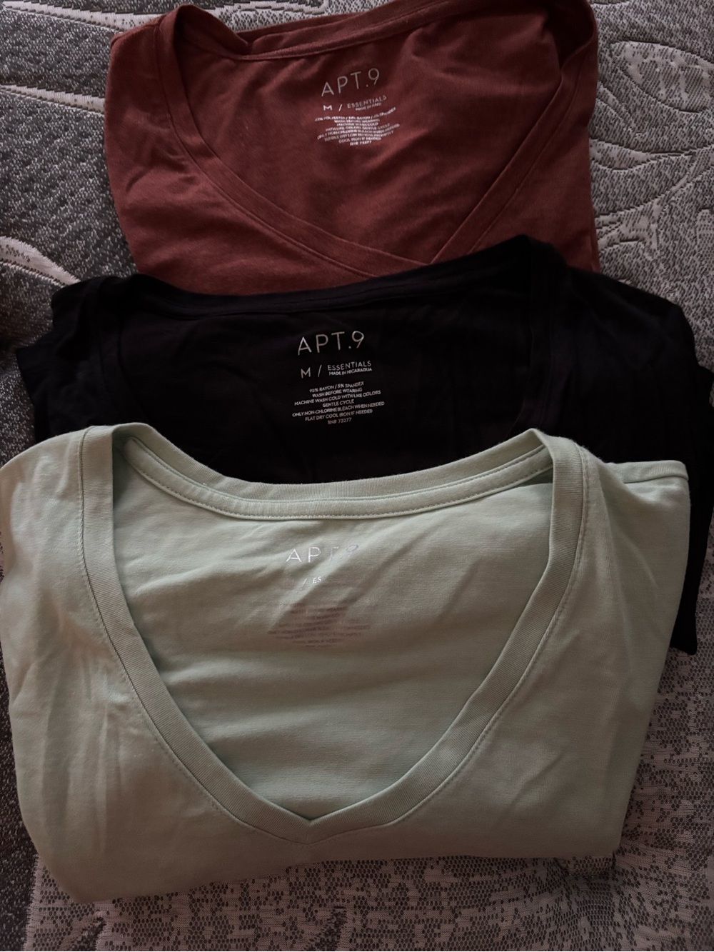 Apt. 9 V-Neck Tee Set - Sage, Black, Rusty Brown